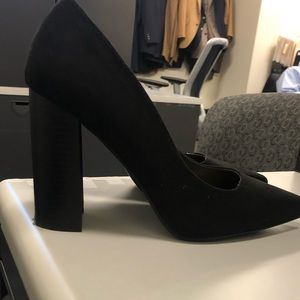 NY&Co. Black velvet heels size 9